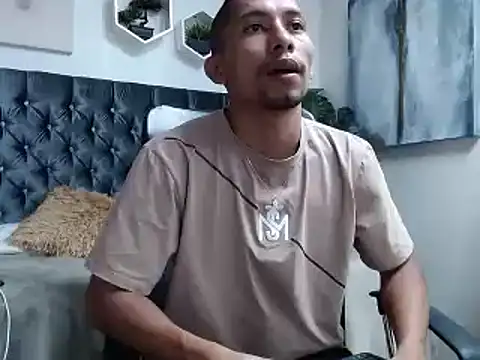 Snapshot of richar_voller chatting on 6, 10, 2025 richar voller online show from 6, 10, 2025