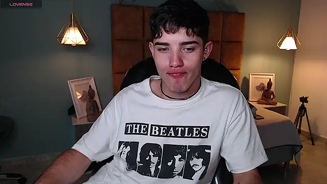 AlejooTwink online show from 3, 2, 2025