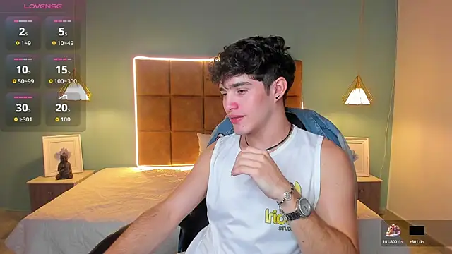 AlejooTwink online show from 8, 11, 2025