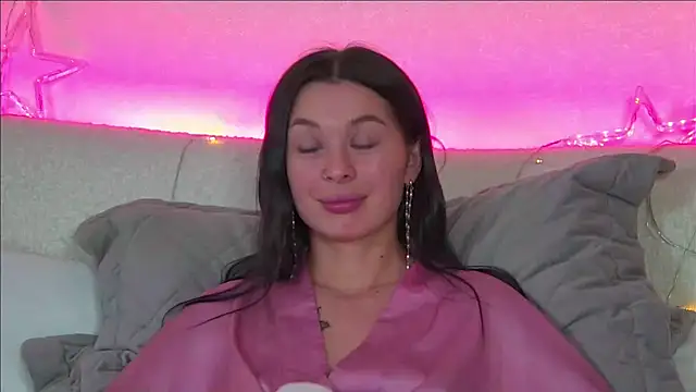 AlexandraBloom online show from 10, 1, 2025