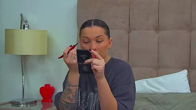 AlexandraBloom online show from 15, 3, 2026