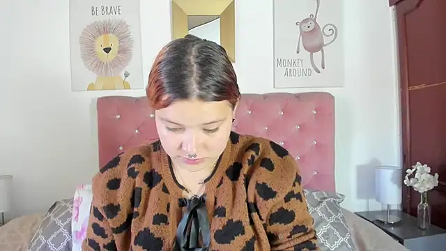 Snapshot of CelessteRedds chatting on 15, 10, 2025 CelessteRedds online show from 15, 10, 2025