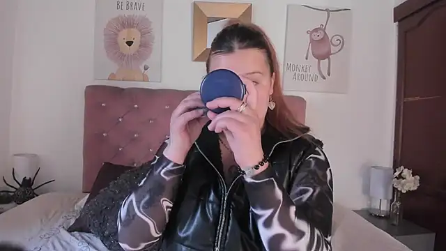 Snapshot of CelessteRedds chatting on 4, 11, 2025 CelessteRedds online show from 4, 11, 2025