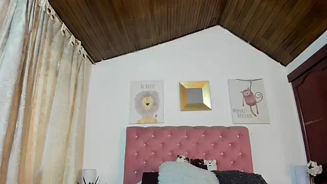 Snapshot of CelessteRedds chatting on 7, 11, 2025 CelessteRedds online show from 7, 11, 2025