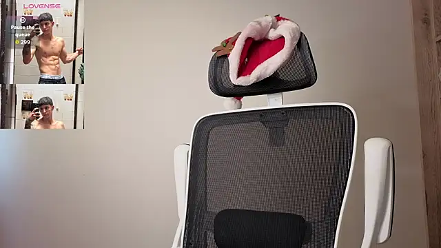 Cristopher23  online show from 2, 12, 2025