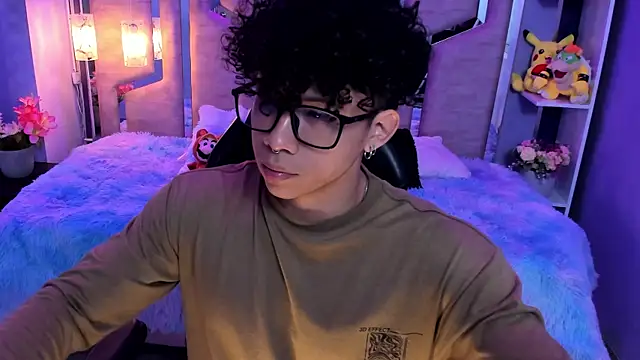 AkazaBoy  online show from 13, 11, 2025