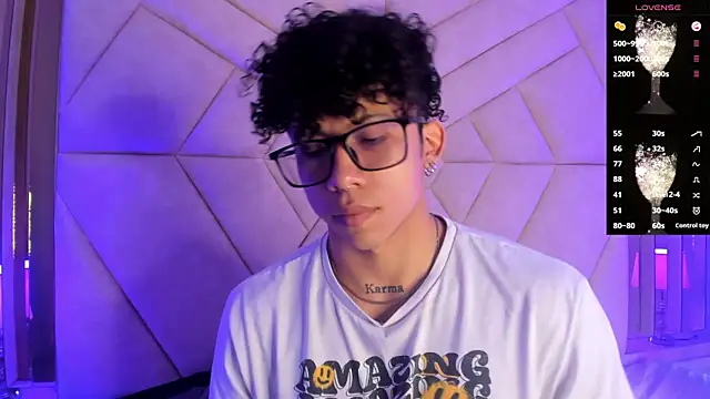 AkazaBoy  online show from 30, 11, 2025