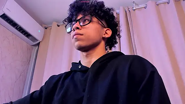 AkazaBoy  online show from 19, 3, 2026