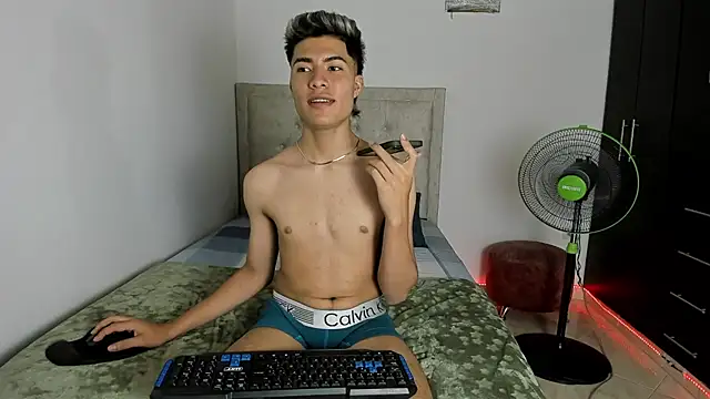 Snapshot of Mark_Lam05 chatting on 24, 12, 2024 Mark Lam05 online show from 24, 12, 2024