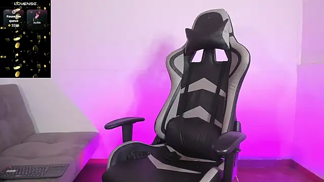 Aaron Hunter  online show from 21, 11, 2025