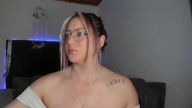 miss julietaa online show from 24, 9, 2025