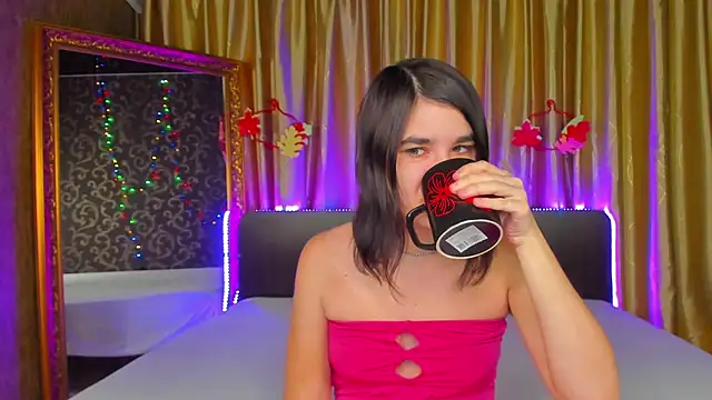  Polly Love  online show from 25, 11, 2025