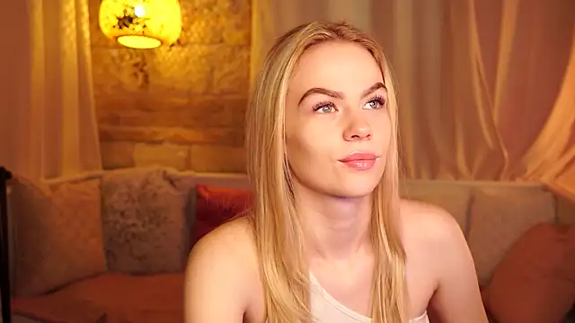 Snapshot of sn0w_barbie chatting on 15, 10, 2025 sn0w barbie online show from 15, 10, 2025