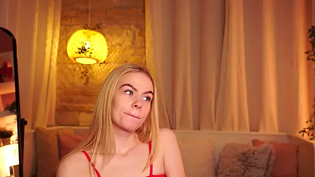 Snapshot of sn0w_barbie chatting on 21, 10, 2025 sn0w barbie online show from 21, 10, 2025