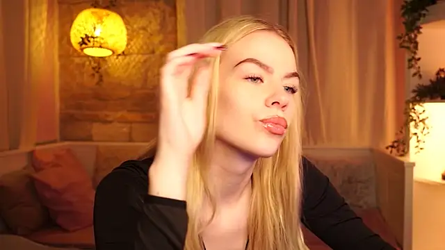 Snapshot of sn0w_barbie chatting on 27, 10, 2025 sn0w barbie online show from 27, 10, 2025