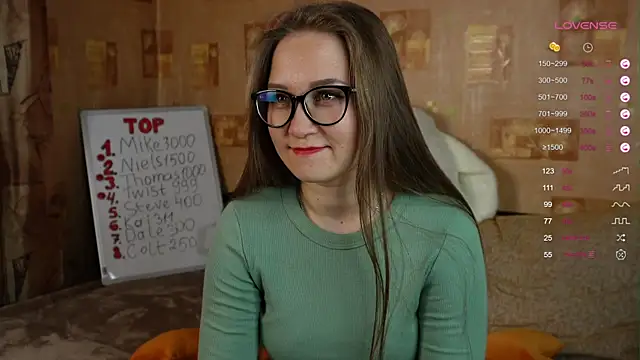 Snapshot of Miatiny chatting on 8, 3, 2025 Miatiny online show from 8, 3, 2025