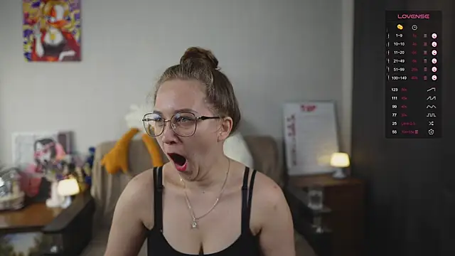 Snapshot of Miatiny chatting on 10, 9, 2025 Miatiny online show from 10, 9, 2025