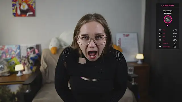 Snapshot of Miatiny chatting on 11, 10, 2025 Miatiny online show from 11, 10, 2025