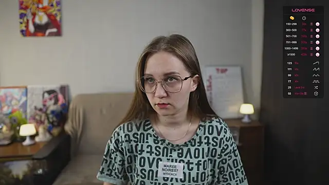 Snapshot of Miatiny chatting on 25, 10, 2025 Miatiny online show from 25, 10, 2025