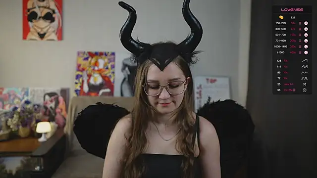 Snapshot of Miatiny chatting on 6, 11, 2025 Miatiny online show from 6, 11, 2025