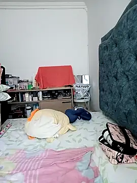 KimPielCanela online show from 2, 2, 2025