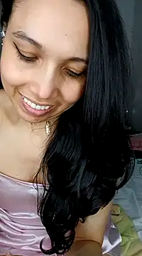 KimPielCanela online show from 9, 3, 2025