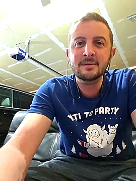 Snapshot of MrMechanic38 chatting on 28, 3, 2026 MrMechanic38 online show from 28, 3, 2026