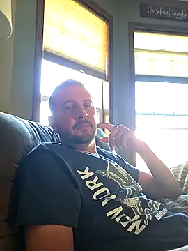 Snapshot of MrMechanic38 chatting on 28, 3, 2026 MrMechanic38 online show from 28, 3, 2026