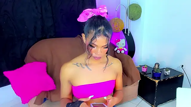 bloom444 online show from 25, 10, 2025