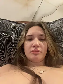 Holly Molii online show from 14, 3, 2026