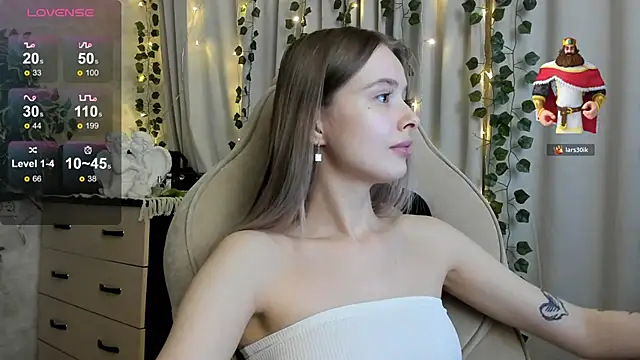 Snapshot of mell_milles chatting on 14, 12, 2025 mell milles online show from 14, 12, 2025