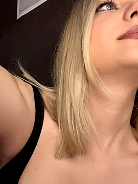 Snapshot of Alisa_Rise chatting on 18, 11, 2025 Alisa Rise online show from 18, 11, 2025