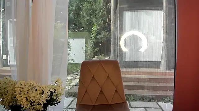 Snapshot of Mia__Milan chatting on 23, 10, 2025 Mia Milan online show from 23, 10, 2025