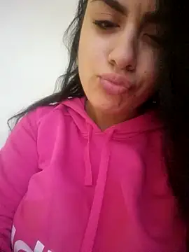ElyzaIbarra online show from 6, 2, 2025