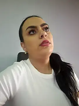 ElyzaIbarra online show from 9, 2, 2025