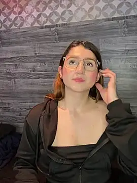 Snapshot of kamel-ayesha chatting on 18, 12, 2024 kamel-ayesha online show from 18, 12, 2024