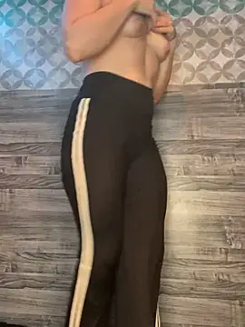 Snapshot of kamel-ayesha chatting on 17, 3, 2025 kamel-ayesha online show from 17, 3, 2025