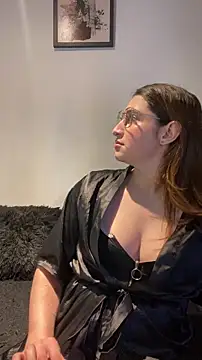 Snapshot of kamel-ayesha chatting on 17, 11, 2025 kamel-ayesha online show from 17, 11, 2025