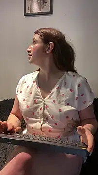 Snapshot of kamel-ayesha chatting on 26, 11, 2025 kamel-ayesha online show from 26, 11, 2025