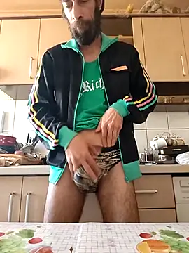 Snapshot of vulpe8400 chatting on 8, 3, 2025 vulpe8400 online show from 8, 3, 2025