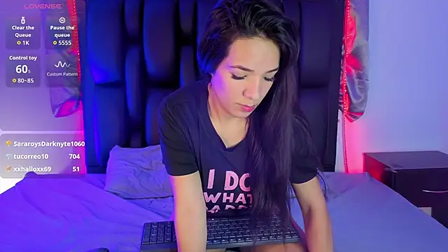 LuciaMoretti  online show from 7, 2, 2026