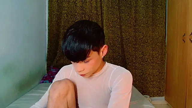 Snapshot of femboykeene chatting on 20, 11, 2025 femboykeene online show from 20, 11, 2025