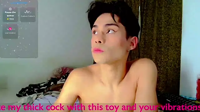 Snapshot of femboykeene chatting on 24, 11, 2025 femboykeene online show from 24, 11, 2025