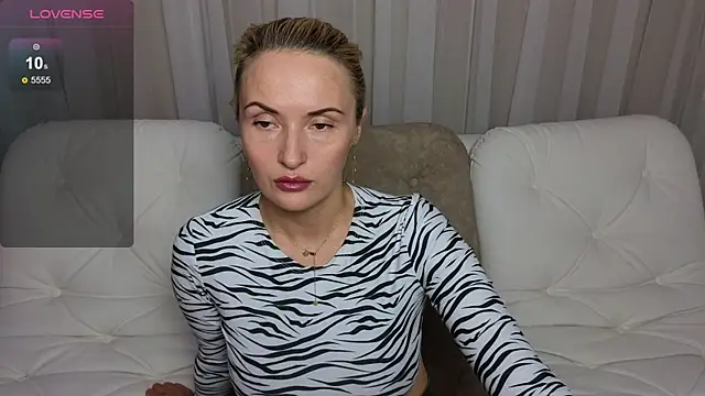 Snapshot of AlisssaRose chatting on 5, 12, 2024 AlisssaRose online show from 5, 12, 2024