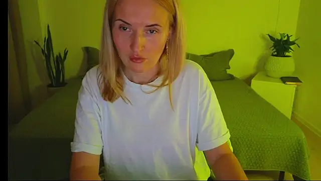 Snapshot of AlisssaRose chatting on 18, 3, 2025 AlisssaRose online show from 18, 3, 2025