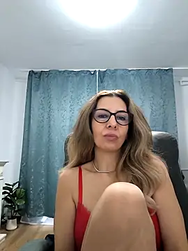 Snapshot of SukyGirl chatting on 2, 4, 2026 SukyGirl online show from 2, 4, 2026