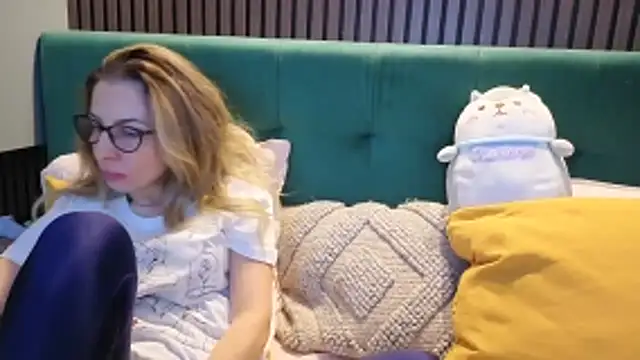 Snapshot of SukyGirl chatting on 4, 4, 2026 SukyGirl online show from 4, 4, 2026