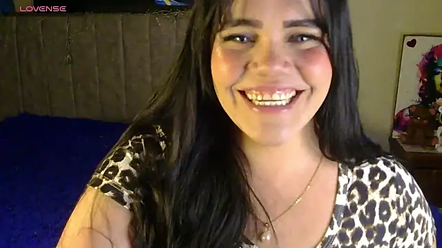 Snapshot of blue_angel33 chatting on 19, 10, 2025 blue angel33 online show from 19, 10, 2025