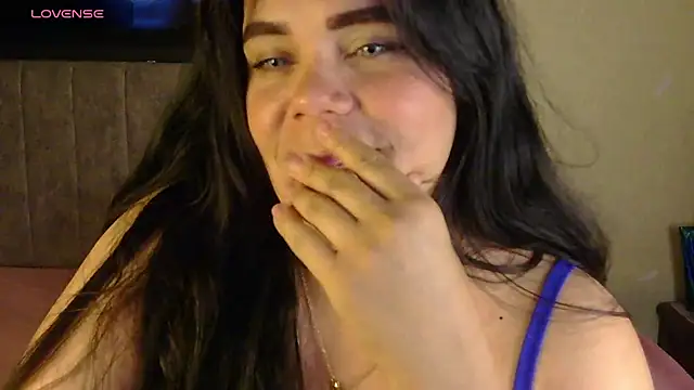 Snapshot of blue_angel33 chatting on 6, 11, 2025 blue angel33 online show from 6, 11, 2025