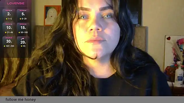 Snapshot of blue_angel33 chatting on 26, 11, 2025 blue angel33 online show from 26, 11, 2025